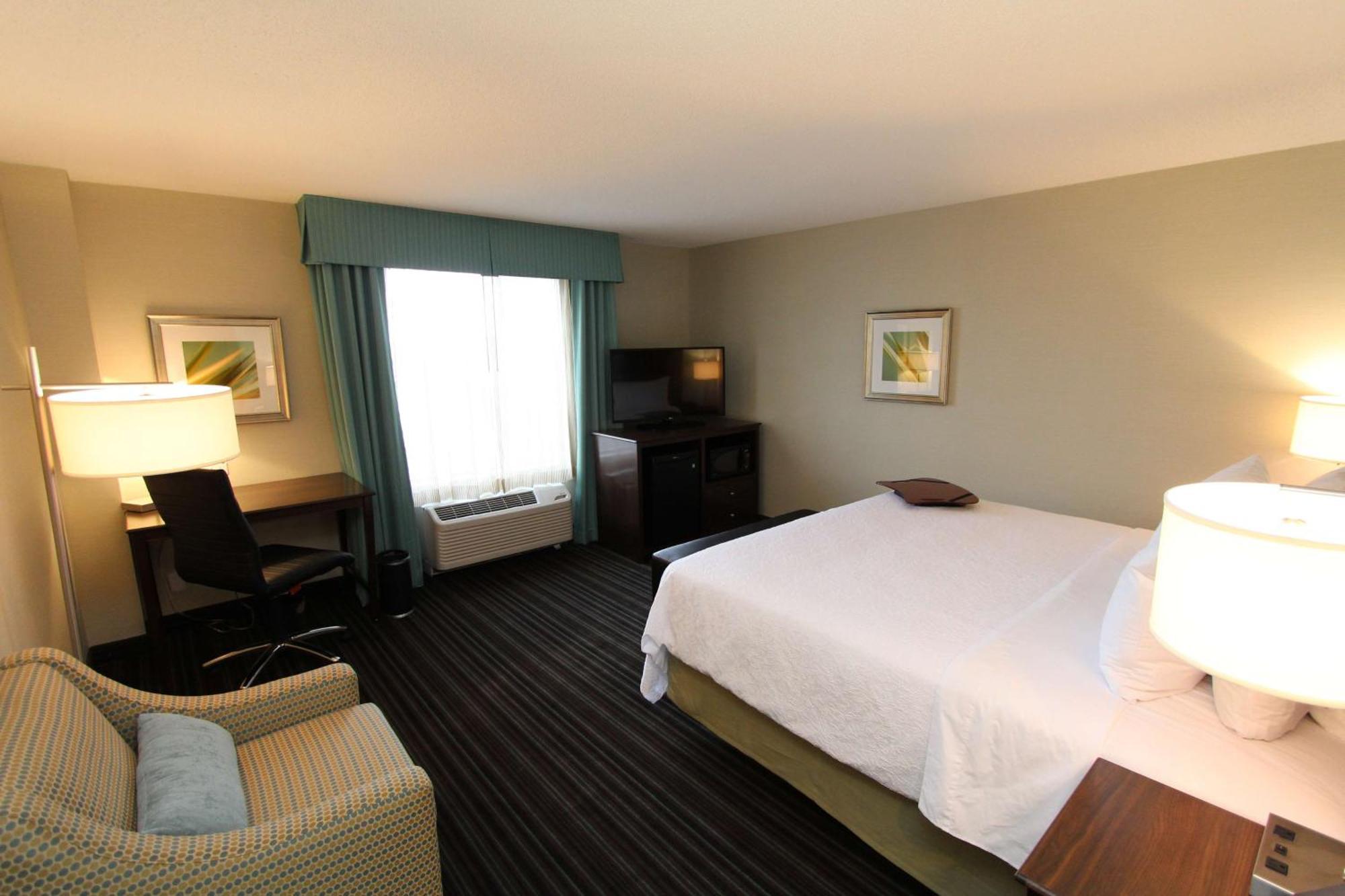 Hampton Inn & Suites By Hilton St. John'S Airport Exteriör bild