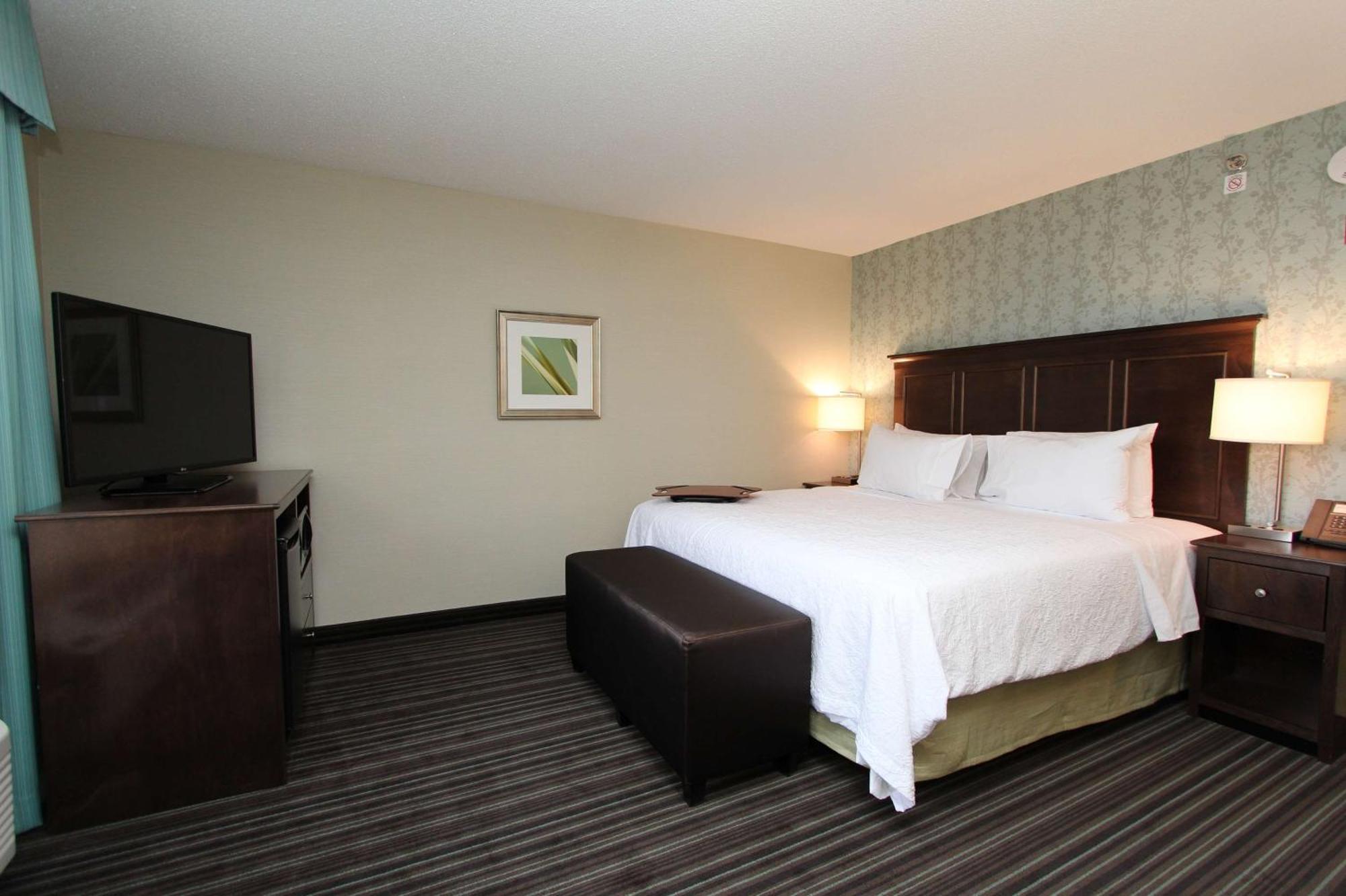 Hampton Inn & Suites By Hilton St. John'S Airport Exteriör bild